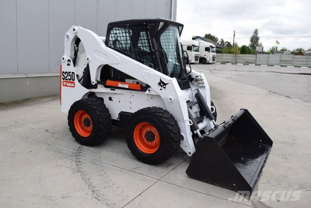 Bobcat S 250 لوادر انزلاقية التوجيه