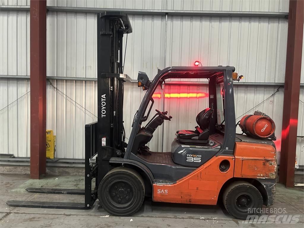 Toyota 02-8FGJF35 شاحنات LPG