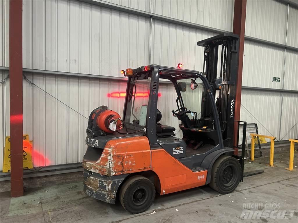 Toyota 02-8FGJF35 شاحنات LPG