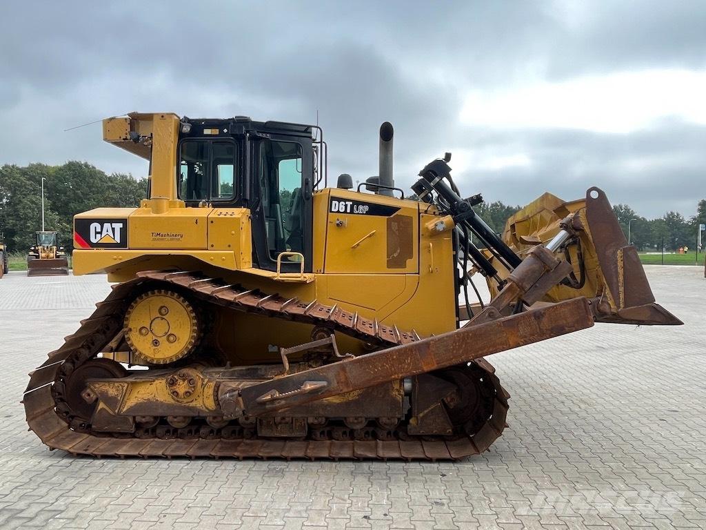 CAT D 6 T LGP بلدوزرات مجنزرة