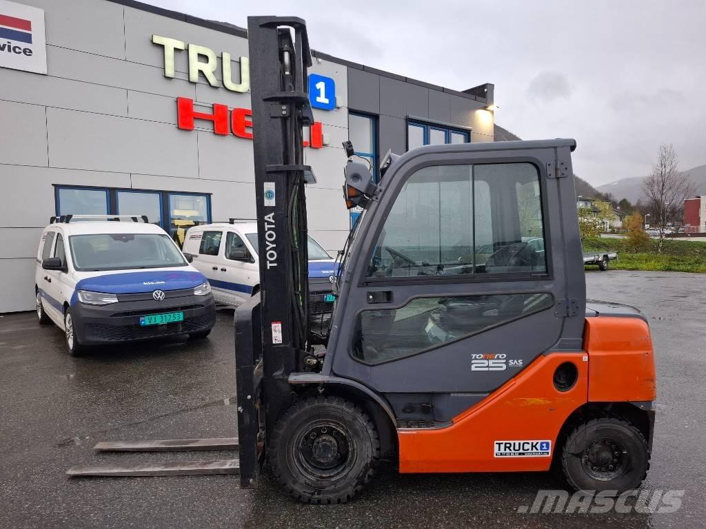 Toyota 02-8FDF25 شاحنات الديزل