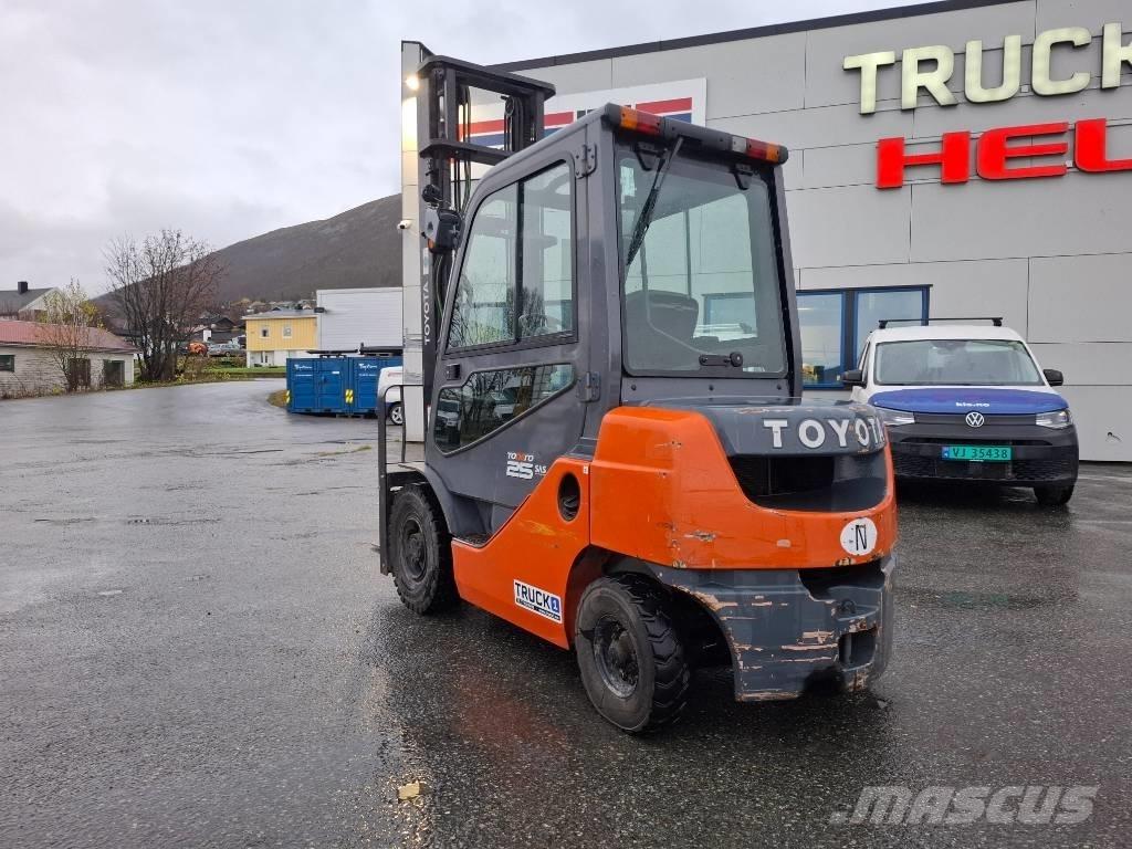 Toyota 02-8FDF25 شاحنات الديزل