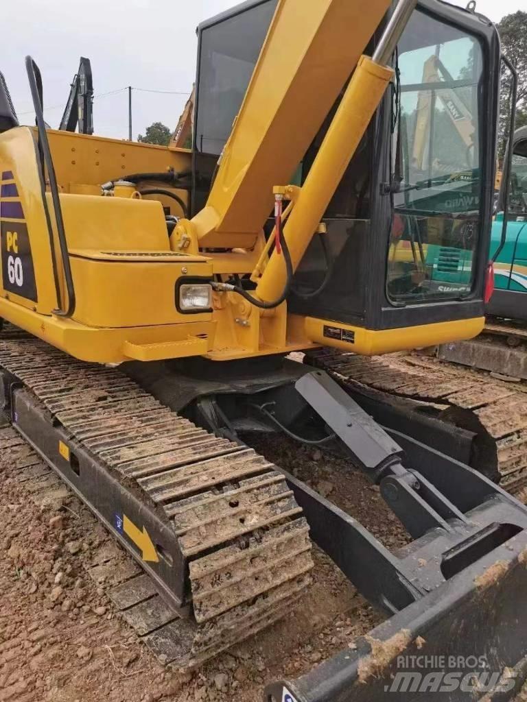 Komatsu PC 60 حفارات زحافة