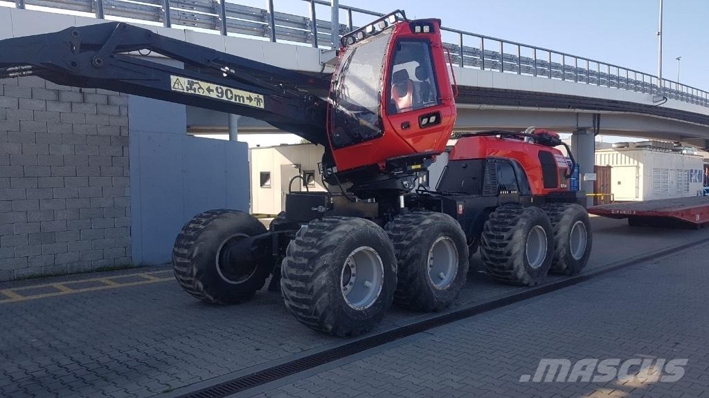 Komatsu 931 XC حصادات