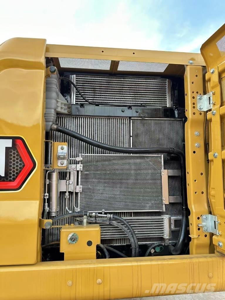 CAT 323GC حفارات زحافة