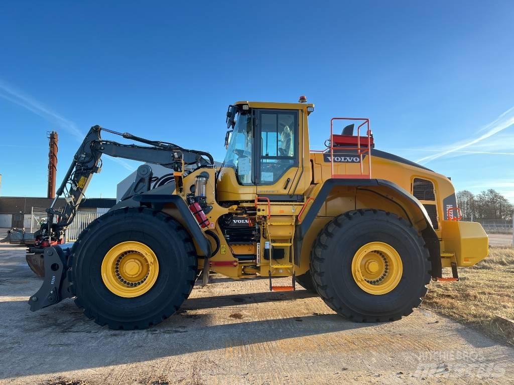 Volvo L 220 H لوادر بعجل