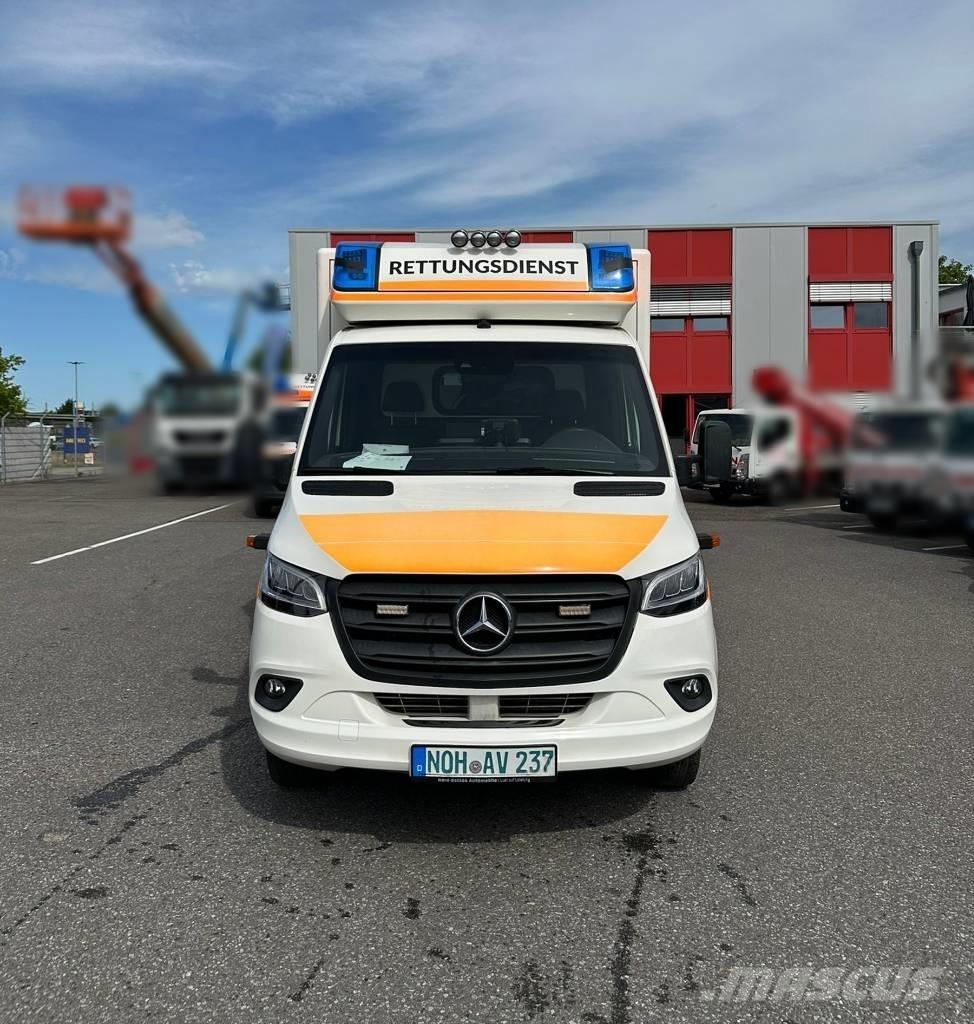 Mercedes-Benz 1000 سيارات إسعاف