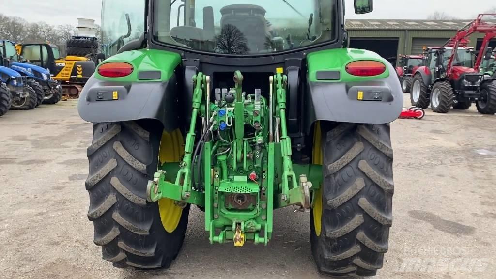 John Deere 6115 R الجرارات