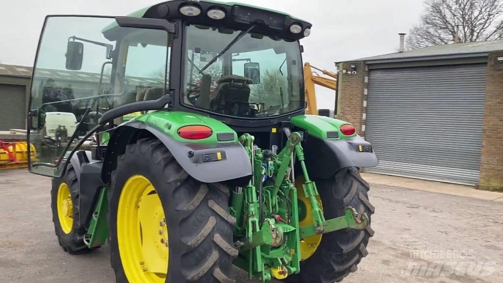 John Deere 6115 R الجرارات