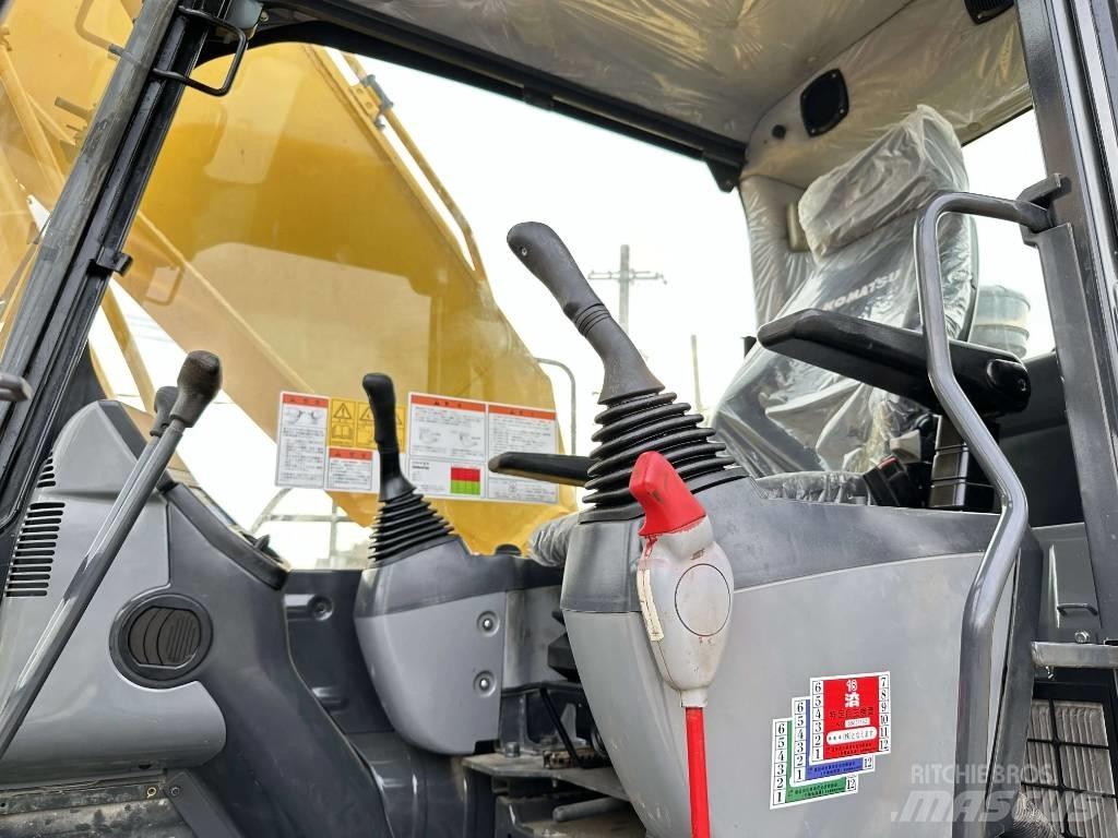 Komatsu PC 200-8 حفارات زحافة