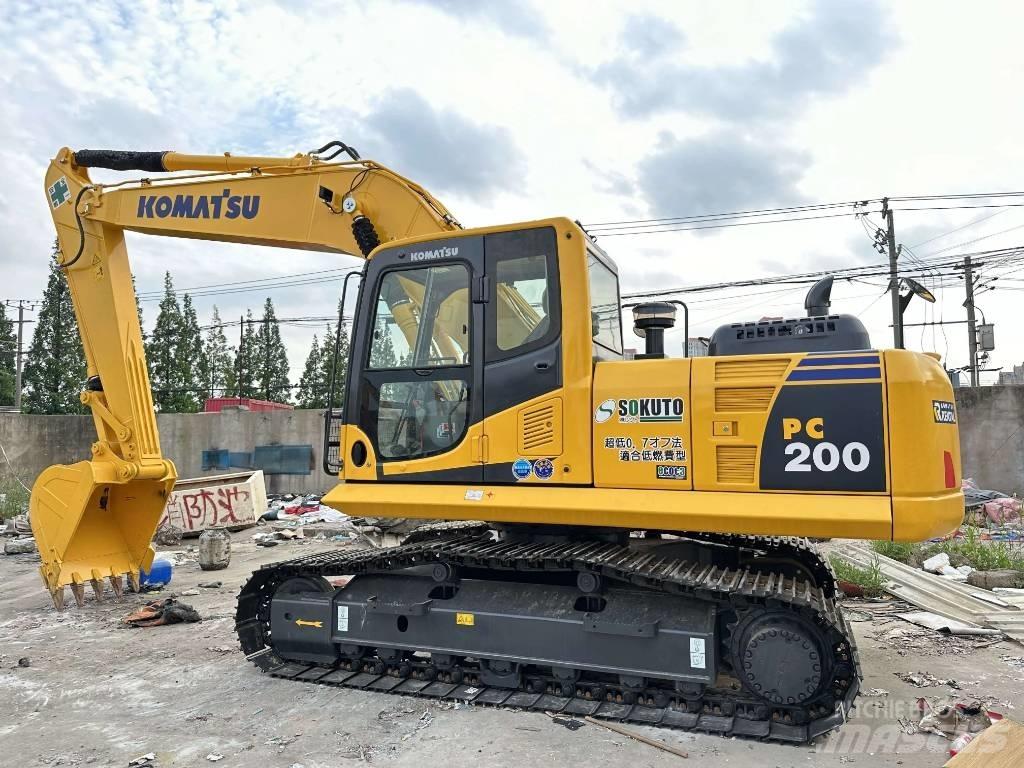 Komatsu PC 200-8 حفارات زحافة
