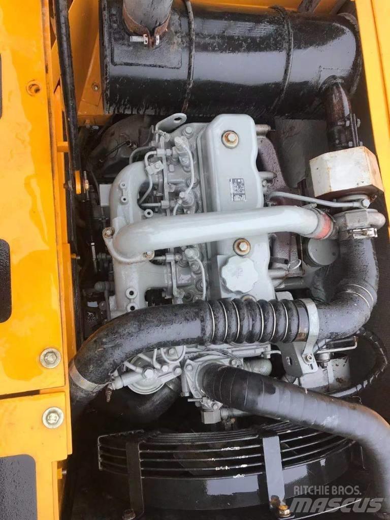Sany SY 135 C حفارات زحافة