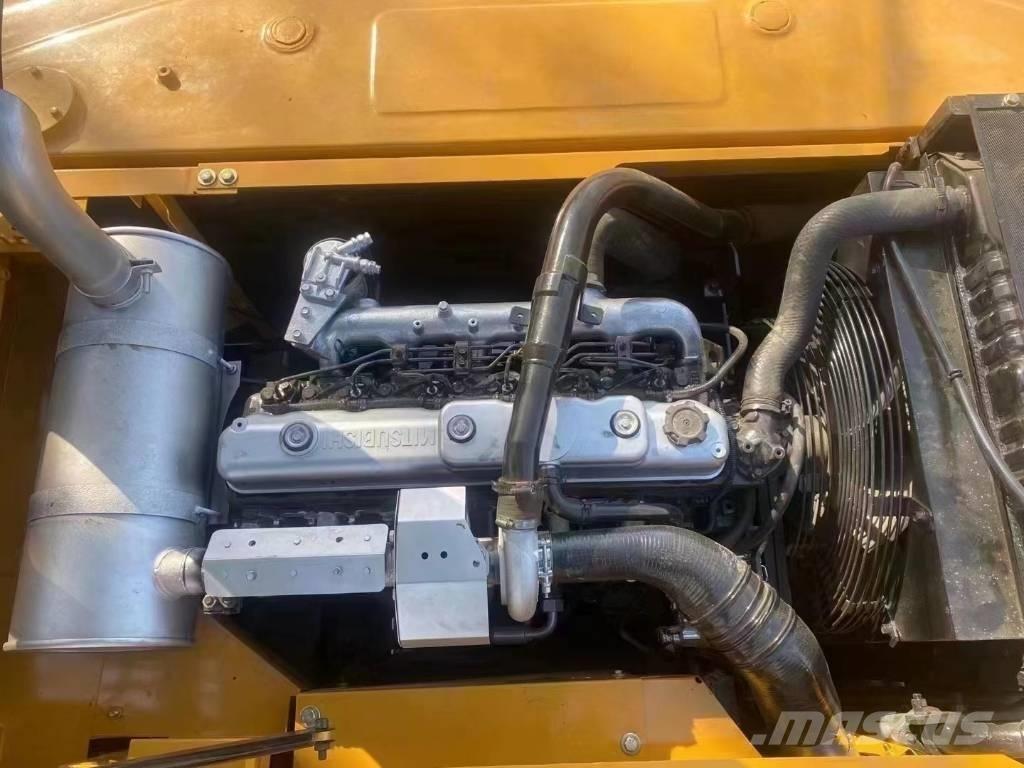 Sany SY215C حفارات زحافة