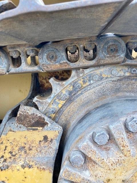 CAT D 3 K LGP بلدوزرات مجنزرة