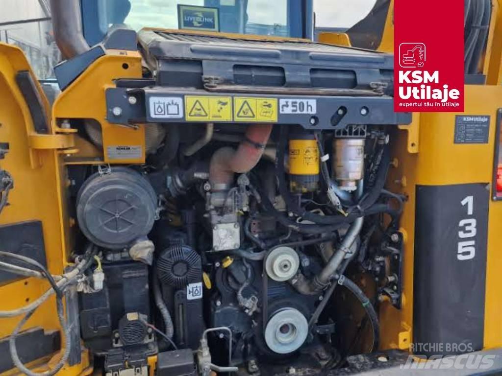 JCB 135 لوادر انزلاقية التوجيه