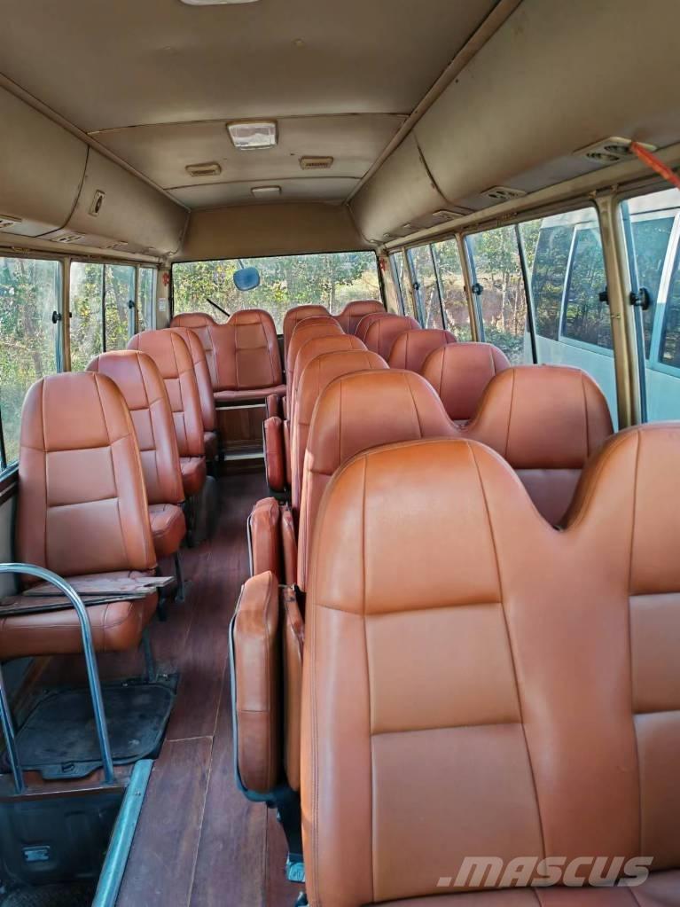 Toyota Coaster حافلة داخل المدينة