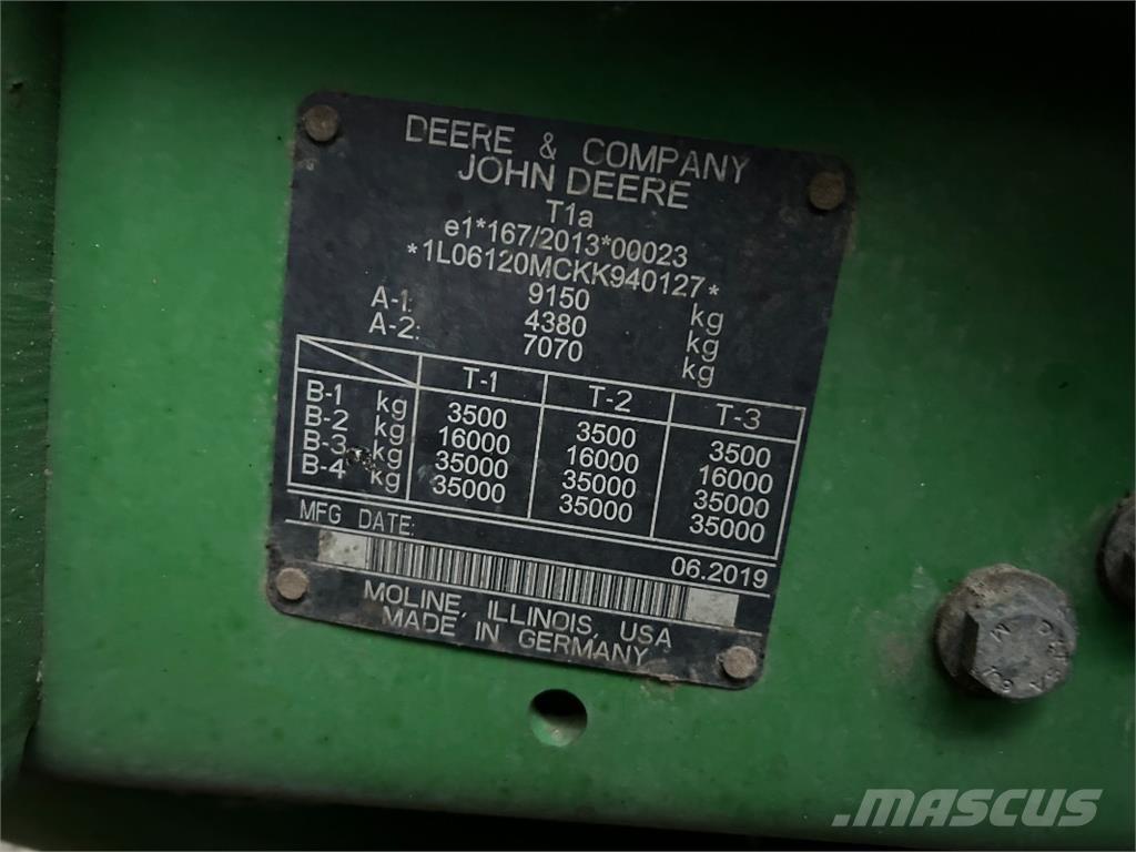 John Deere 6120M الجرارات