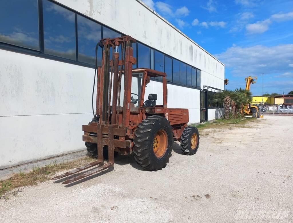 Manitou 4RM30G شاحنات الديزل