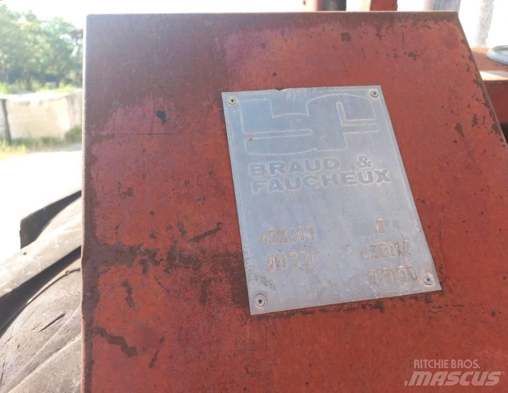 Manitou 4RM30G شاحنات الديزل