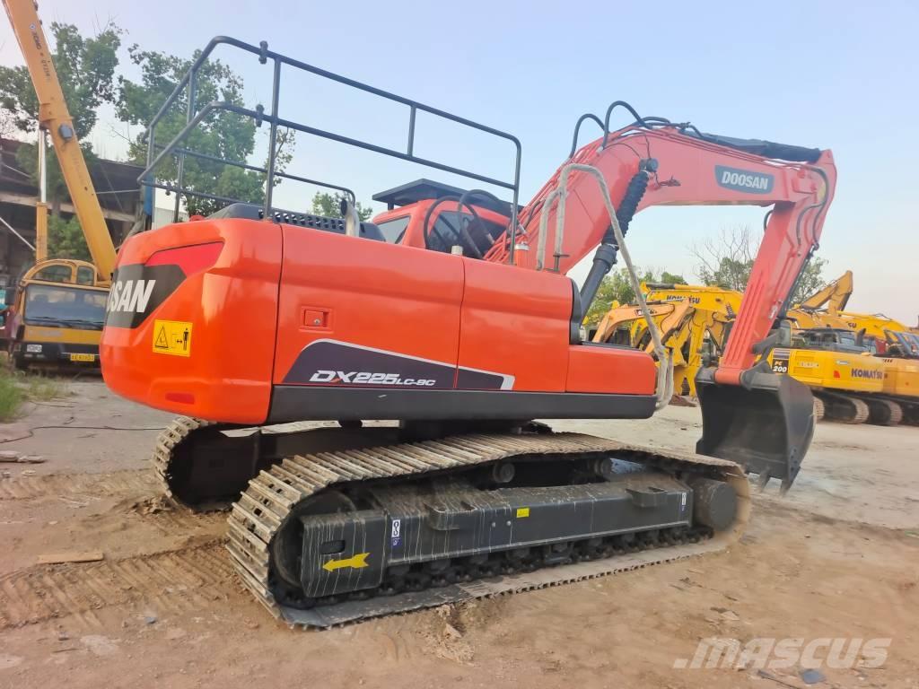 Doosan DX 225LC-9C حفارات زحافة