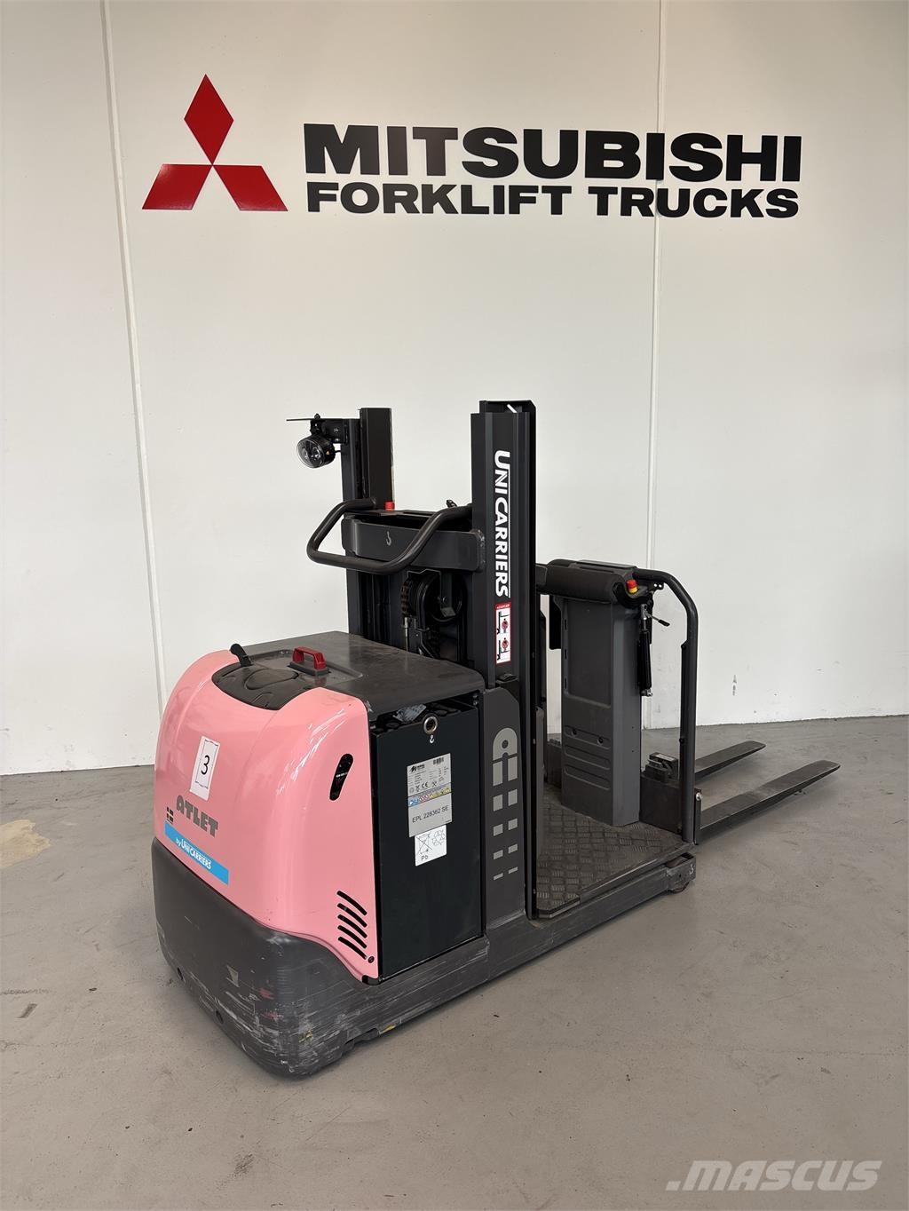 UniCarriers EPL100 معدات الرفع عالي المستوى