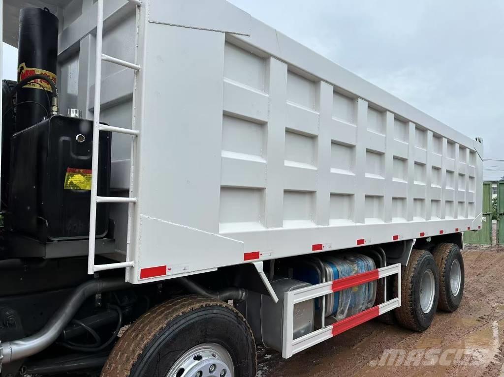 Howo 371hp 8X4 شاحنات قلابة