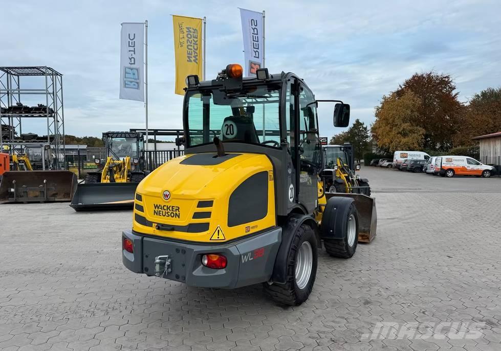 Wacker Neuson WL 38 لوادر بعجل