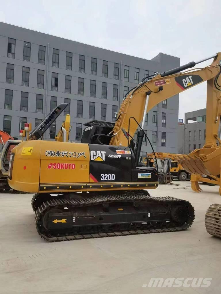 CAT 320 D حفارات زحافة