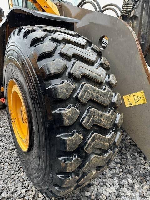Volvo L 220 H لوادر بعجل