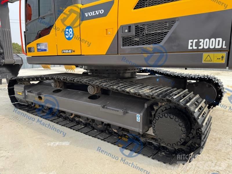 Volvo EC 300 D L حفارات زحافة
