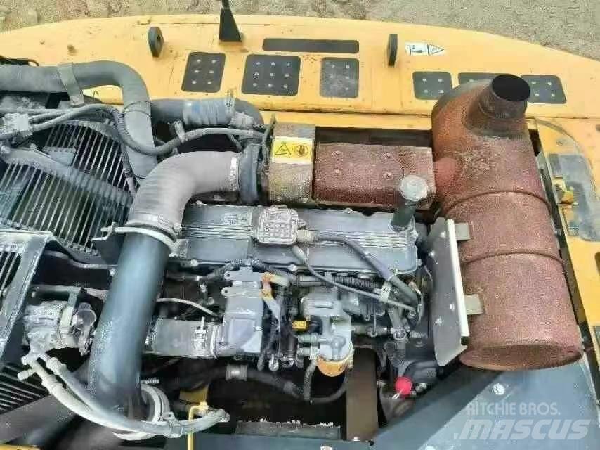 Komatsu PC 360-8 حفارات زحافة