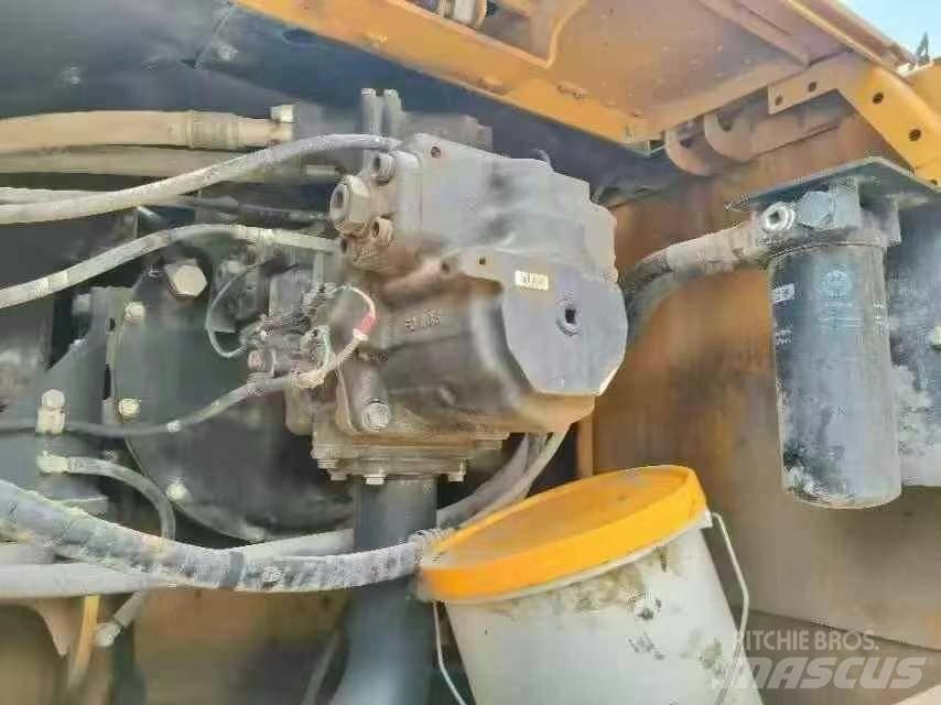 Komatsu PC 360-8 حفارات زحافة