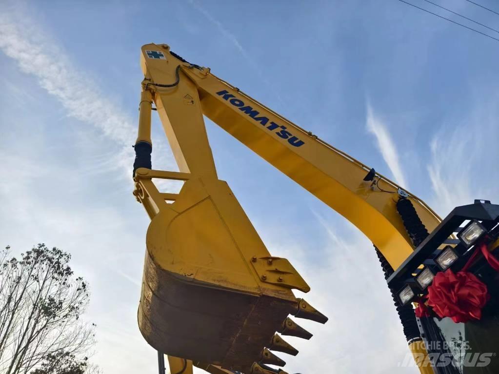 Komatsu PC 240 LC-8 حفارات زحافة
