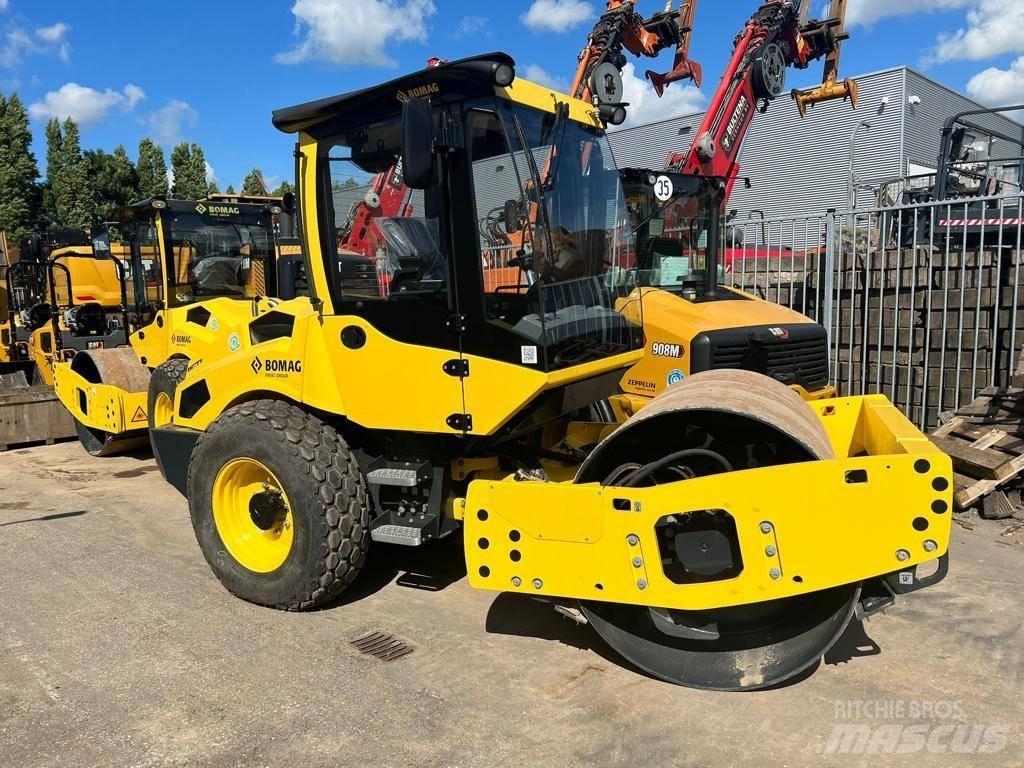 Bomag BW 177 D مداحل أحادية الأسطوانة