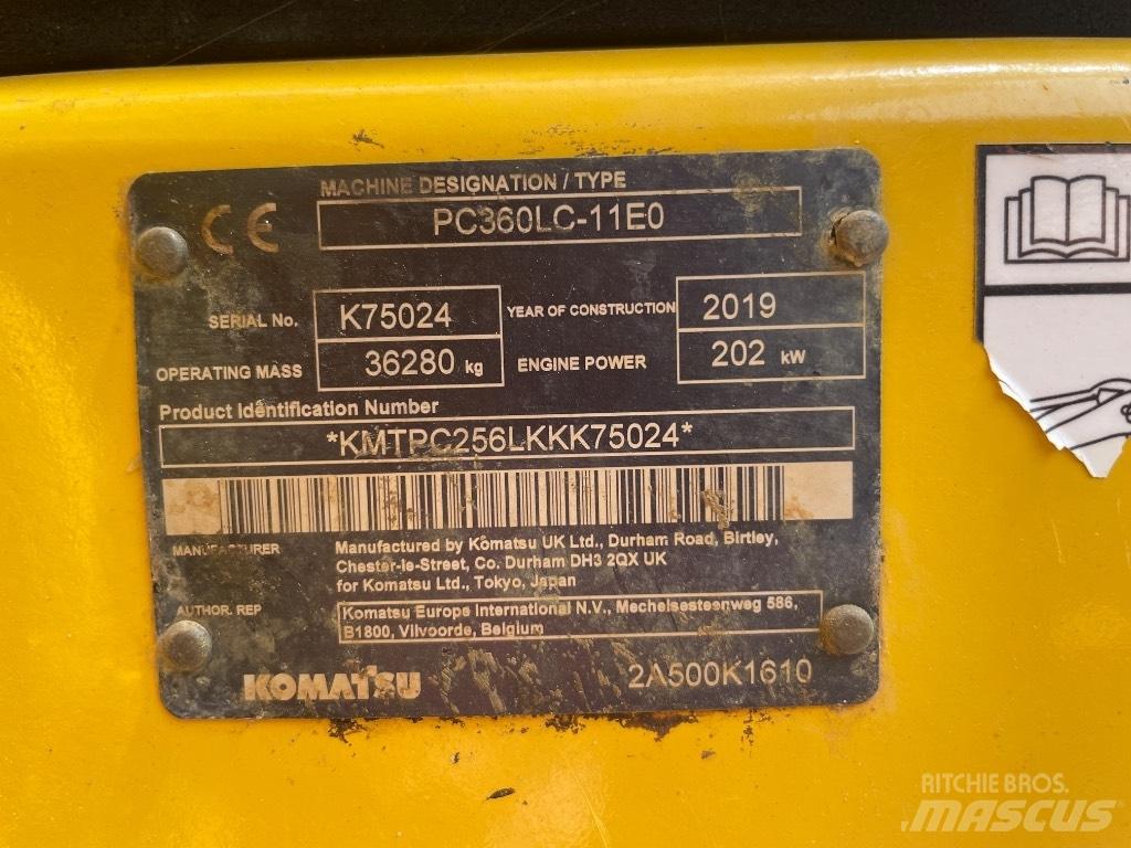 Komatsu PC 360 LC-11 حفارات زحافة