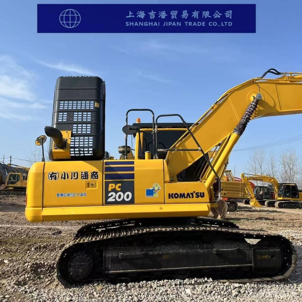 Komatsu PC 200 حفارات زحافة