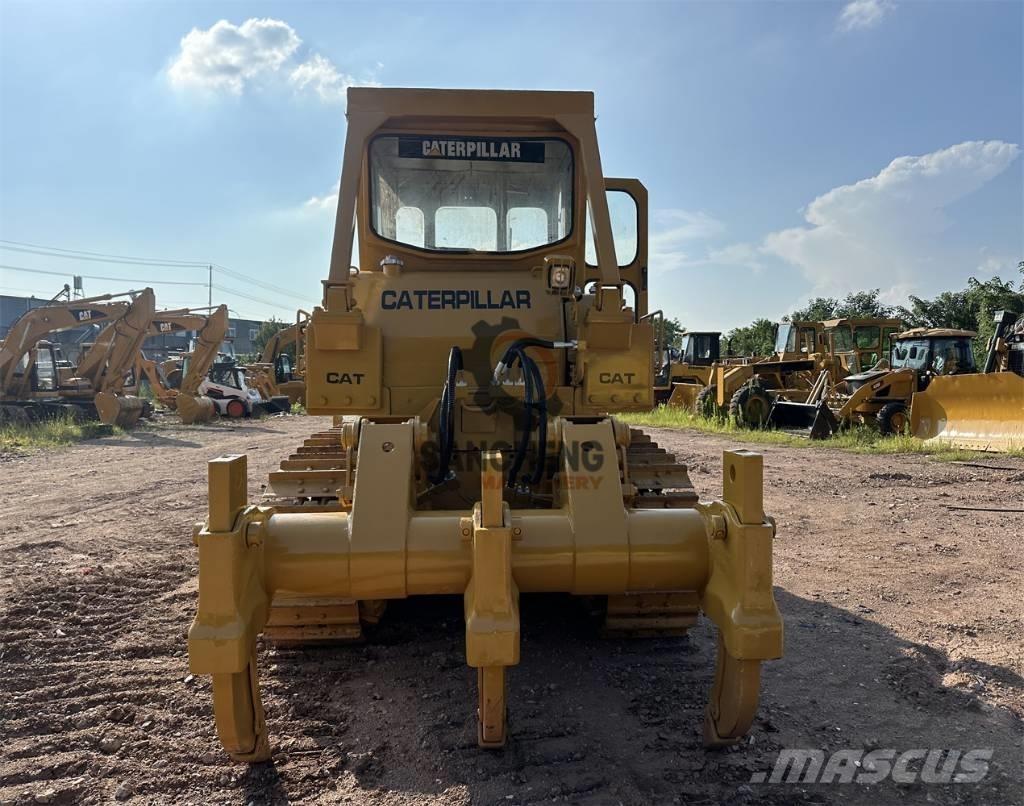 CAT D7G بلدوزرات مجنزرة