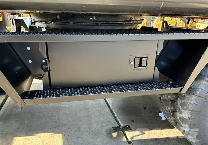 Hitachi ZX 170 W-5 B حفارات بعجل