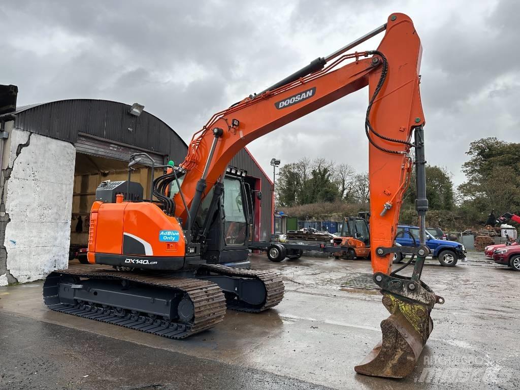 Doosan DX 140 LCR حفارات زحافة