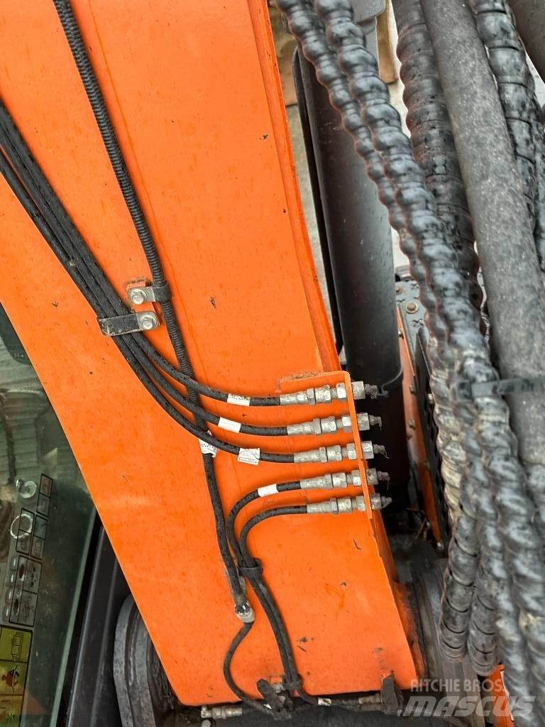 Doosan DX 140 LCR حفارات زحافة