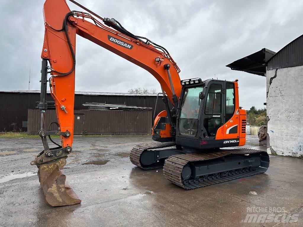 Doosan DX 140 LCR حفارات زحافة