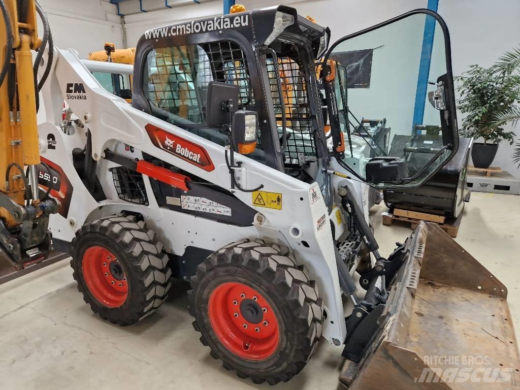 Bobcat S 590 لوادر انزلاقية التوجيه