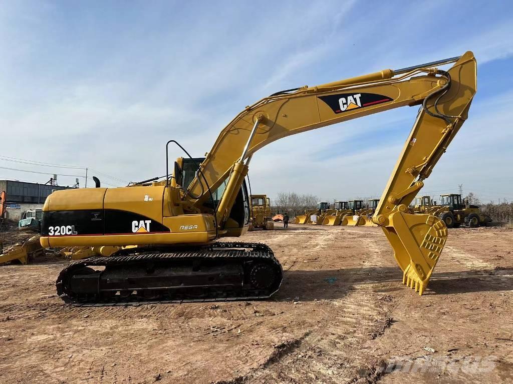 CAT 320 C L حفارات زحافة