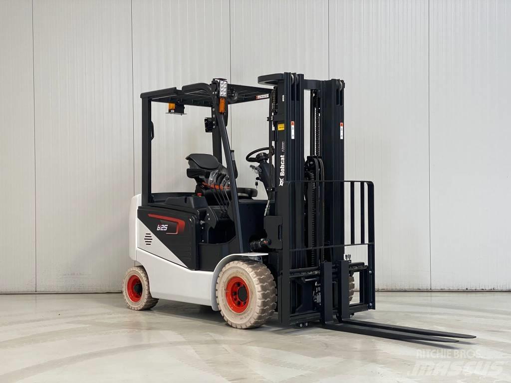 Bobcat B25NS شاحنات ذات رافعات شوكية تعمل بالكهرباء