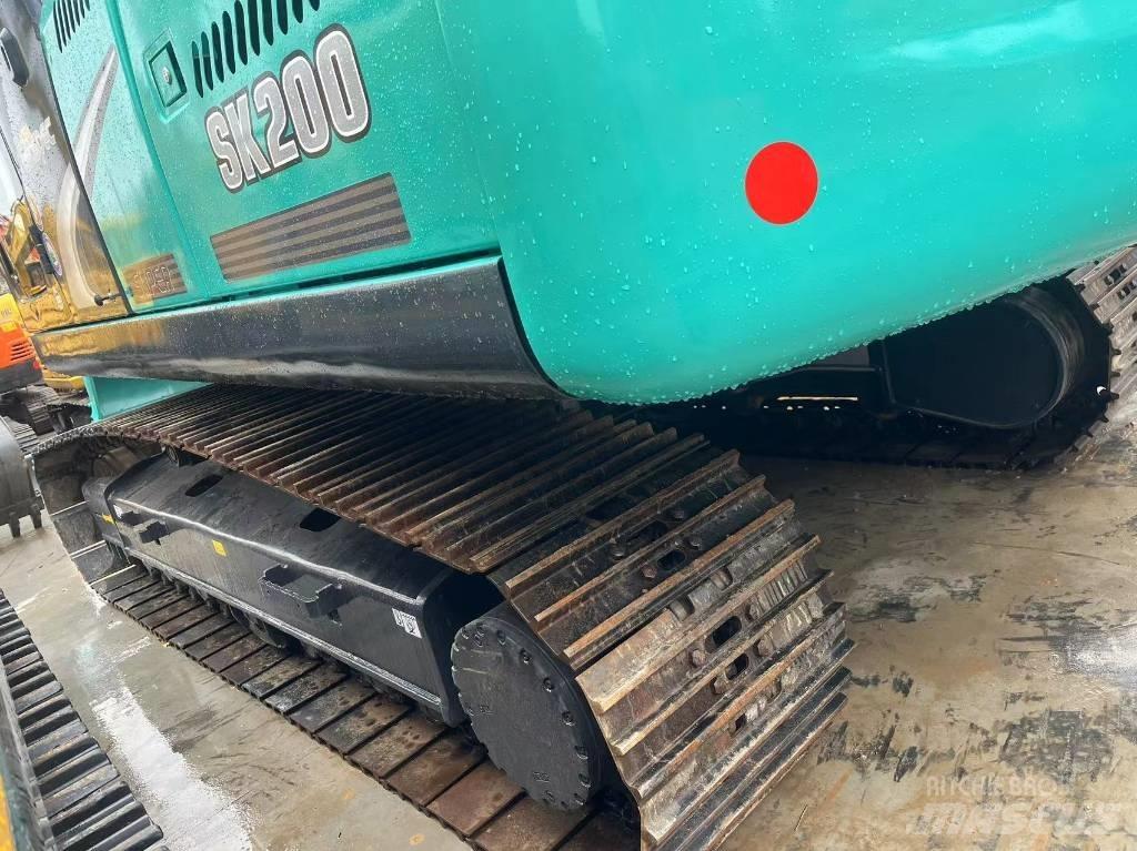 Kobelco SK 200-8 حفارات زحافة