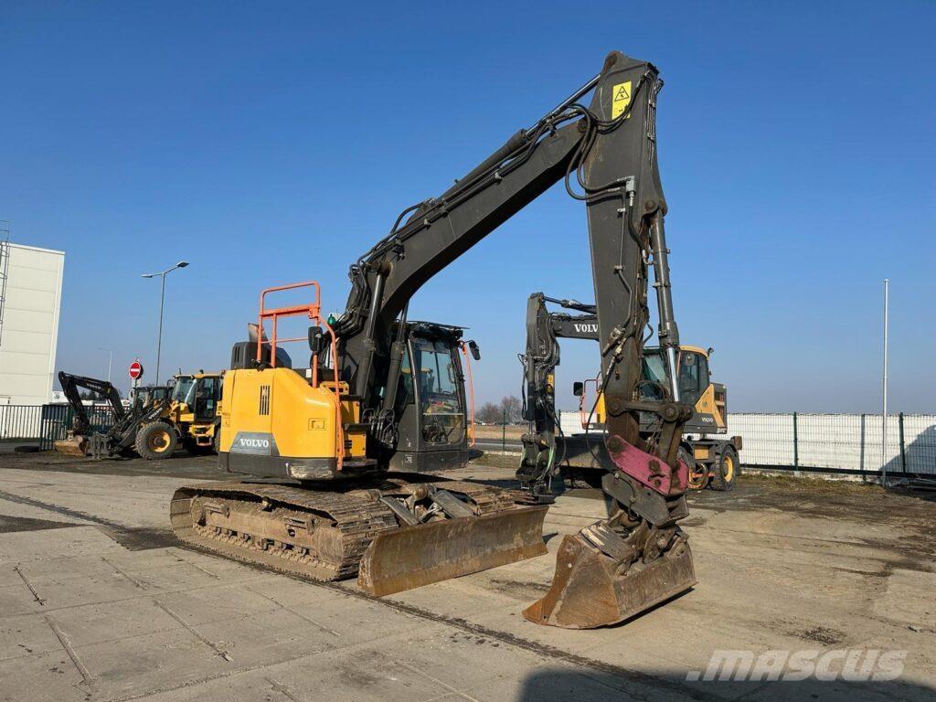 Volvo ECR145EL حفارات زحافة