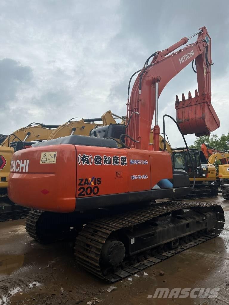Hitachi ZX 200 حفارات زحافة