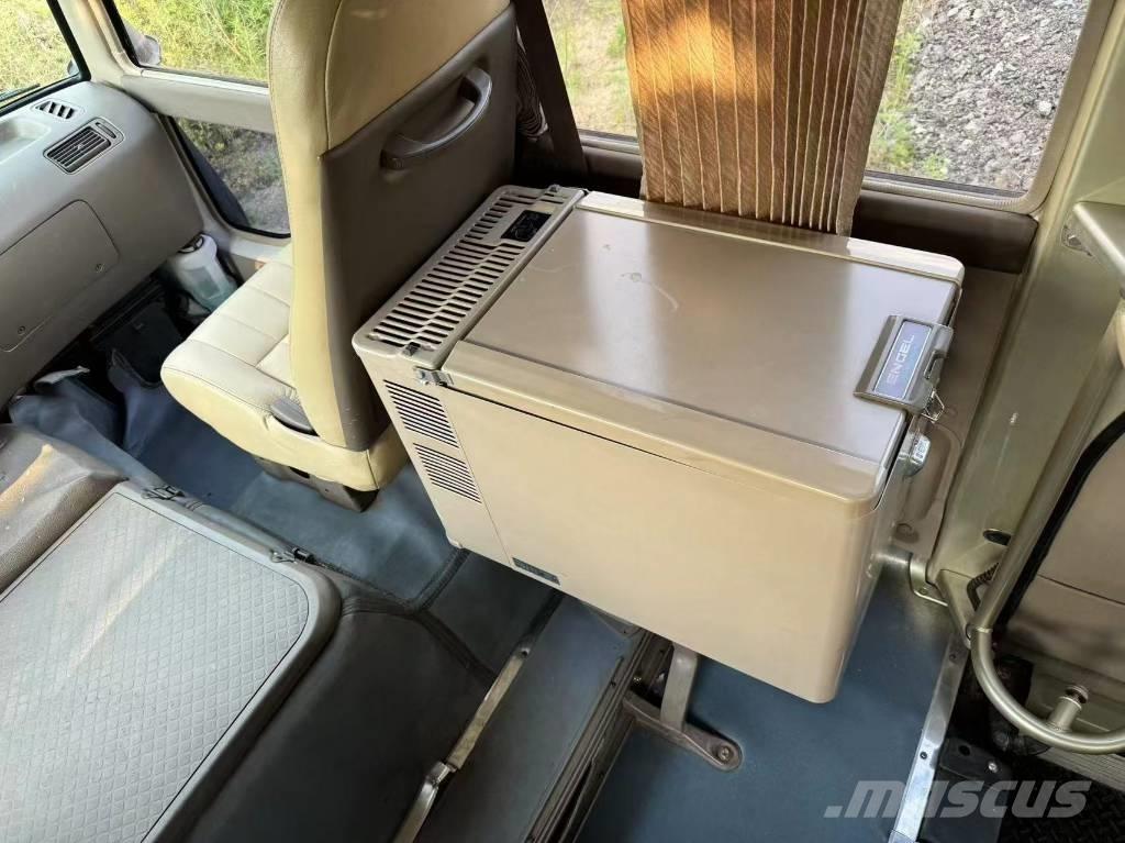 Toyota Coaster Bus حافلة صغيرة