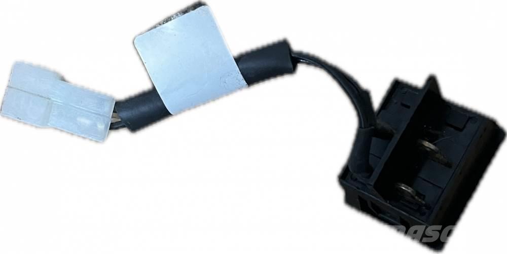  PŘEPÍNAČ DAF LF, CF, XF مكونات أخرى