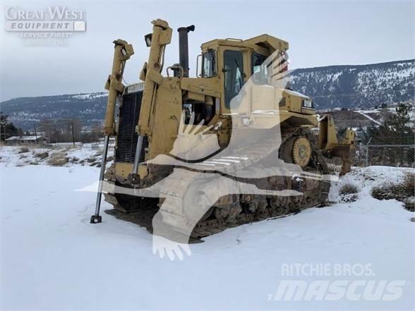 CAT D9N بلدوزرات مجنزرة